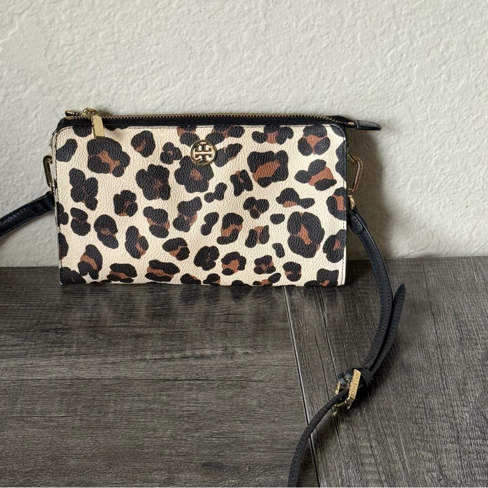 🔥 Tory Burch, leopard print Crossbody bag, PVC leather🔥 - Picture 2 of 14